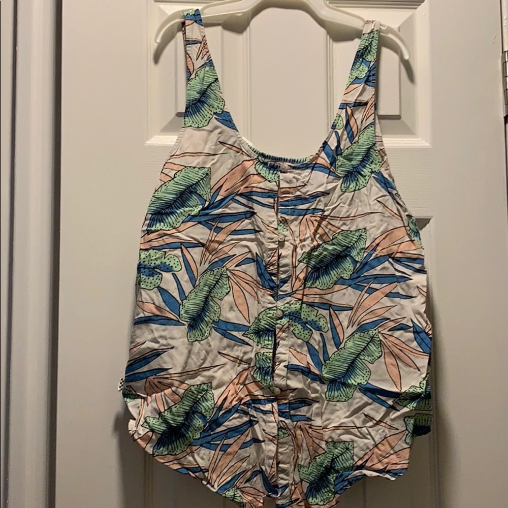 Open Button Back Flora Tank - Picture 2 of 4